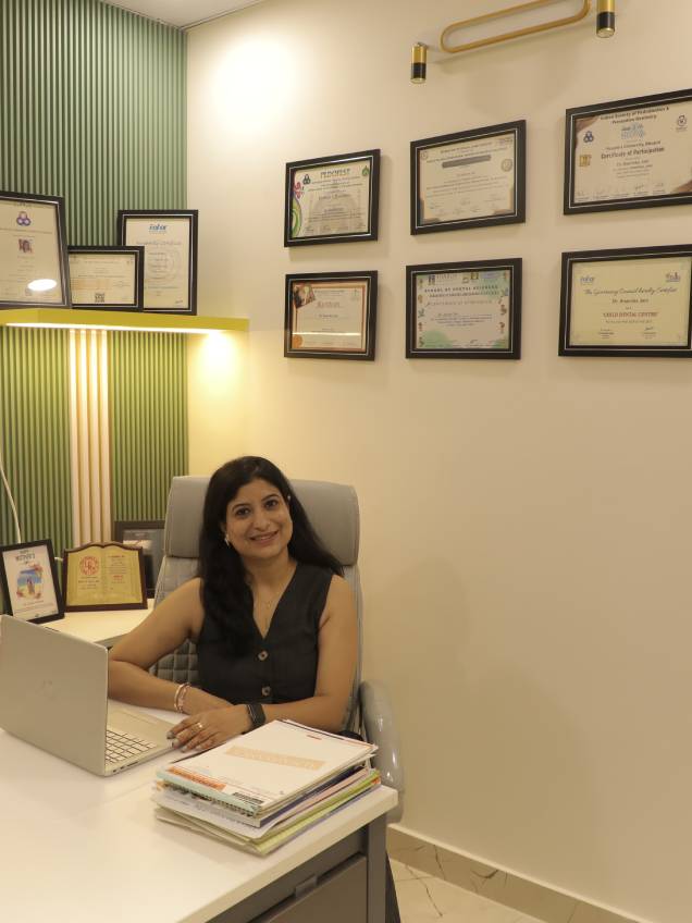 dr anamika jain.jpg